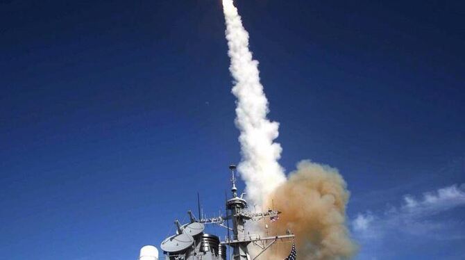 Eine SM-3-Rakete startet bei einem Test von der USS Decatur. Foto: US NAVY/HO/Archiv