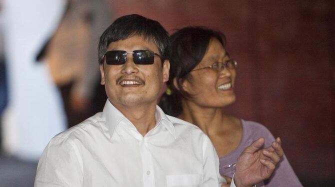 Wollen in den USA ein neues Leben beginnen: Chen Guangcheng und mit seiner Ehefrau Yuan Weijing in New York. Foto: Ramin Tala