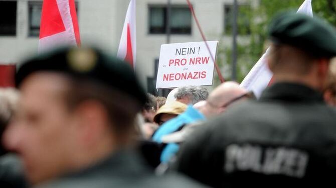 Kundgebungen von Pro NRW führen immer wieder zu Konfrontationen mit Gegendemonstranten. Foto: Henning Kaiser/Archivbild