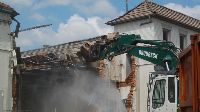 Abbruch der alten Metzinger Samtfabrik