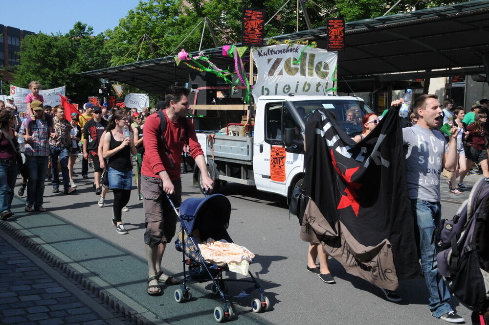 Zelle Demonstration Mai 2012