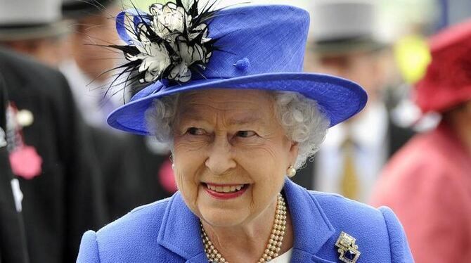 Queen Elizabeth II. beim Derby in Epsom. Foto: Facundo Arrizabalaga