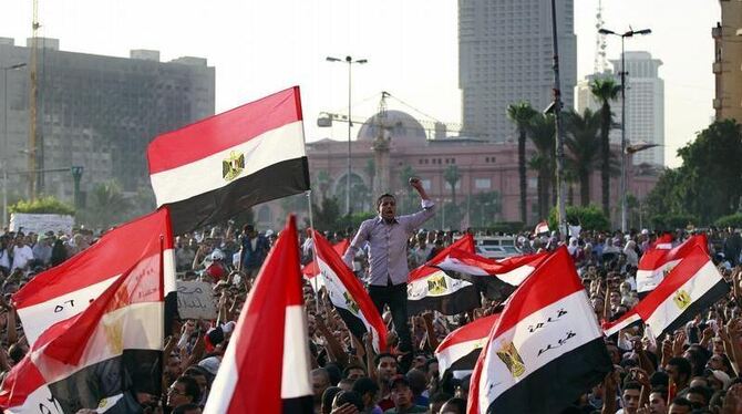 Das Urteil gegen Mubarak hat viele Ägypter nicht zufriedengestellt. Auf dem Tahrir-Platz in Kairo und in anderen Städten demo