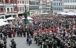 Höhepunkt des zweitägigen Landesbläsertreffens war das gemeinsame Abschlusskonzert auf dem Tübinger Marktplatz.