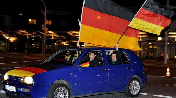 Jubel, Trubel, Heiterkeit - aber wer sich im Siegestaumel zu weit aus dem (Auto-)Fenster lehnt, muss in Reutlingen mit Konsequen