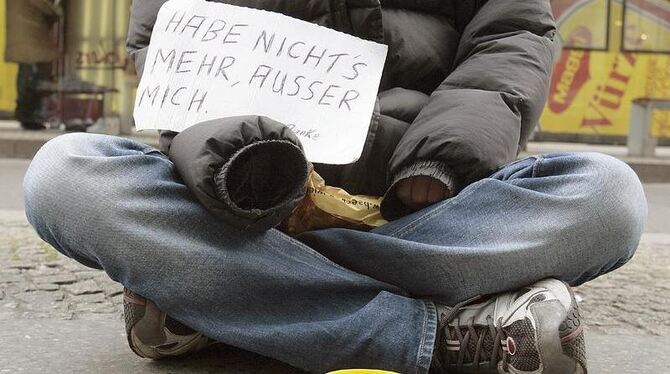 Jede vierte junge Frau und jeder fünfte junge Mann in Deutschland ist von Armut bedroht.. Foto: Arno Burgi 