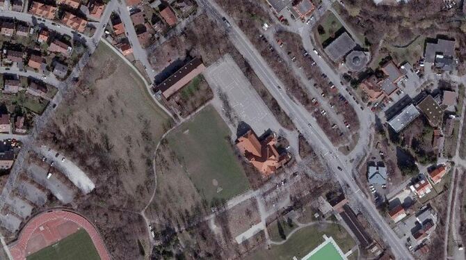 Unten links das Stadion, oben in der Mitte die Laiblinschule, unten rechts das Freibad, dazwischen die Pfullinger Hallen: Mit de