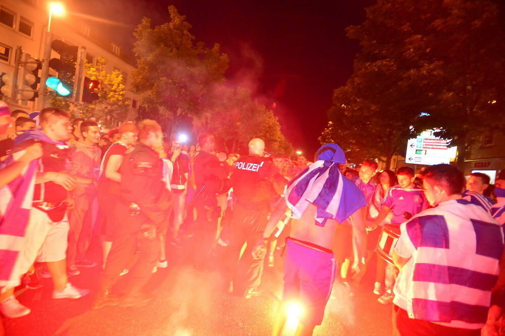 Reutlinger Fans feiern Deutschlands Einzug ins Halbfinale der Fussball EM 2012