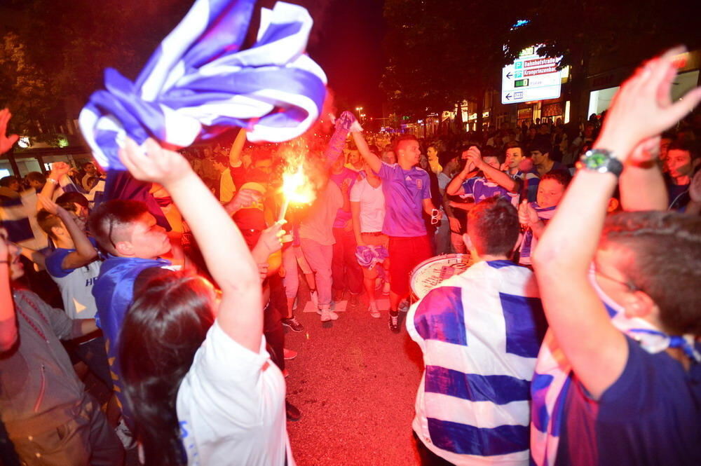 Reutlinger Fans feiern Deutschlands Einzug ins Halbfinale der Fussball EM 2012