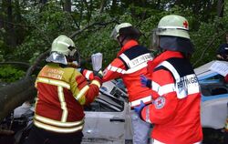 Feuerwehrübung unterhalb der Wanne