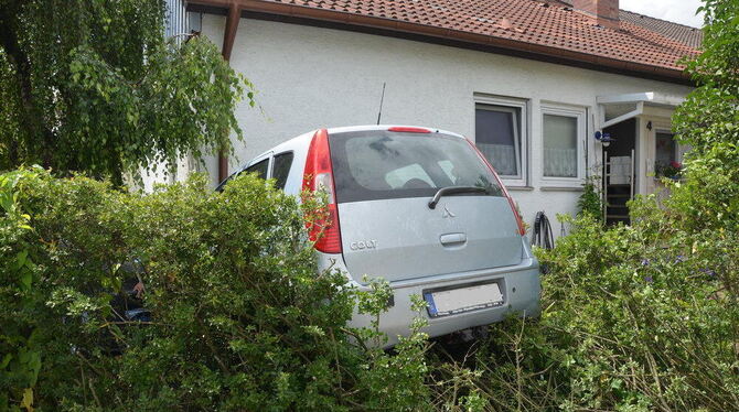 Glücklicherweise ist bei dem Ausflug des Colt in Richtung Haus niemandem ernsthaft etwas passiert.