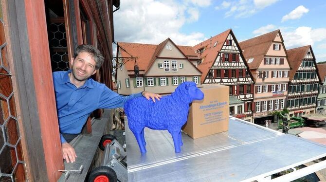 Wegen einer umfassenden Renovierung des historsichen Gebäudes am Tübinger Marktplatz räumt der Rathauschef sein Büro und zieht i