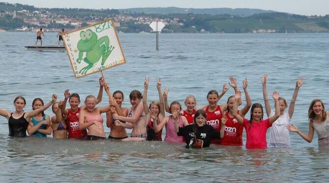 Die Leichtathletik-Mädchen vom Bildungszentrum Nord feierten ihren Landessieg im Bodensee. FOTO: EWA