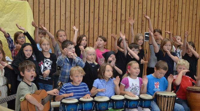 Die Geschichte vom Propheten Elia brachte die Musikklasse an der Grundschule in Rübgarten auf die Bühne - selbst musizieren ist