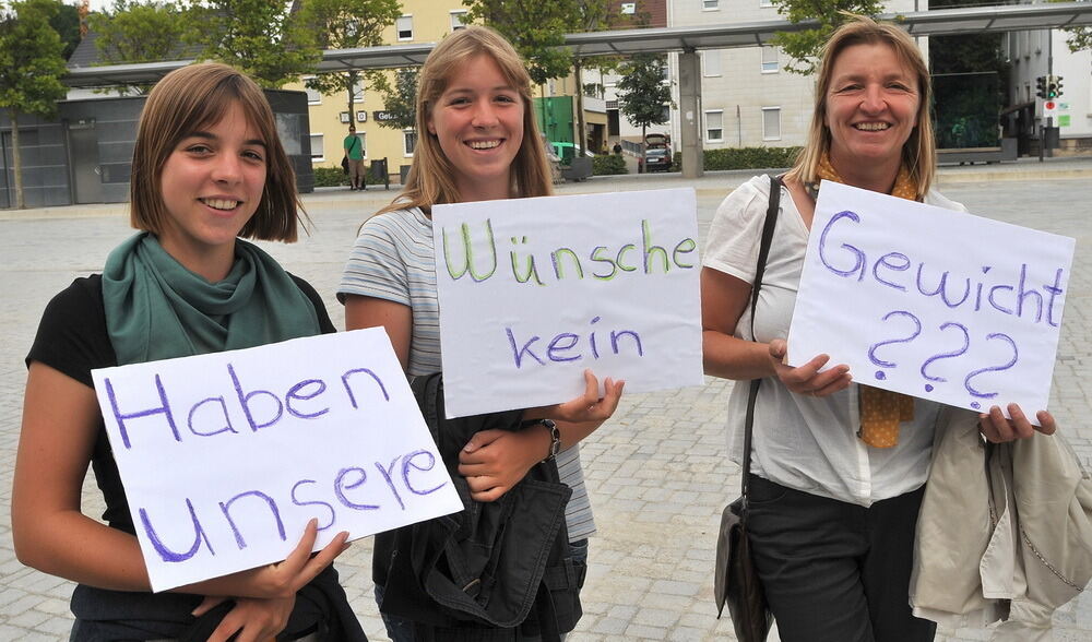 Demonstration für Pfarrer Archille Mutombo