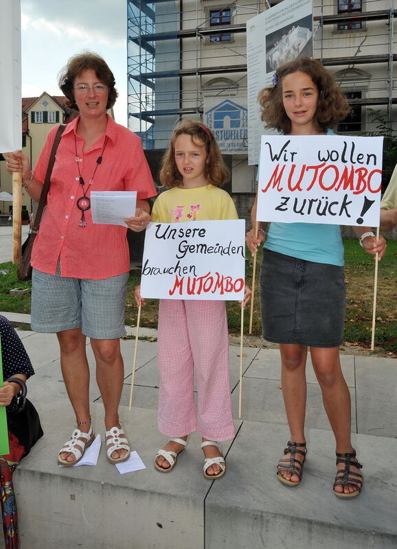 Demonstration für Pfarrer Archille Mutombo