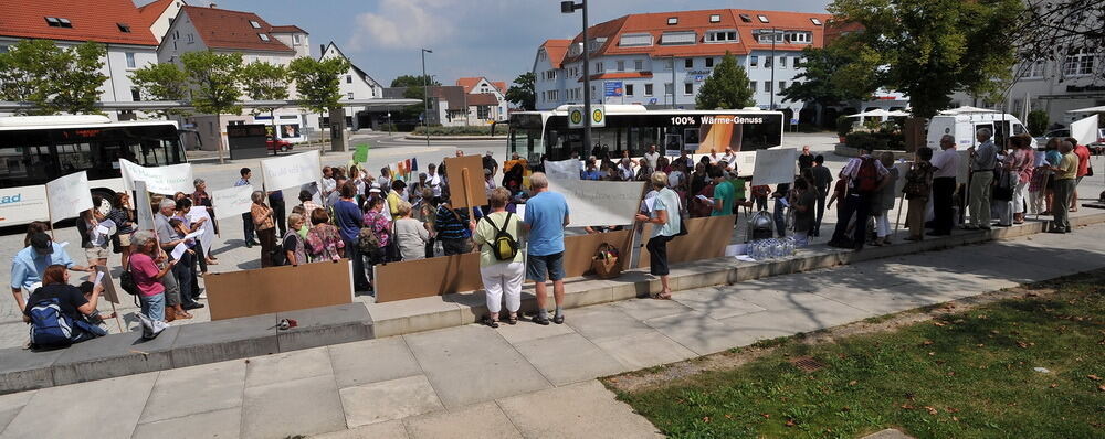 Demonstration für Pfarrer Archille Mutombo