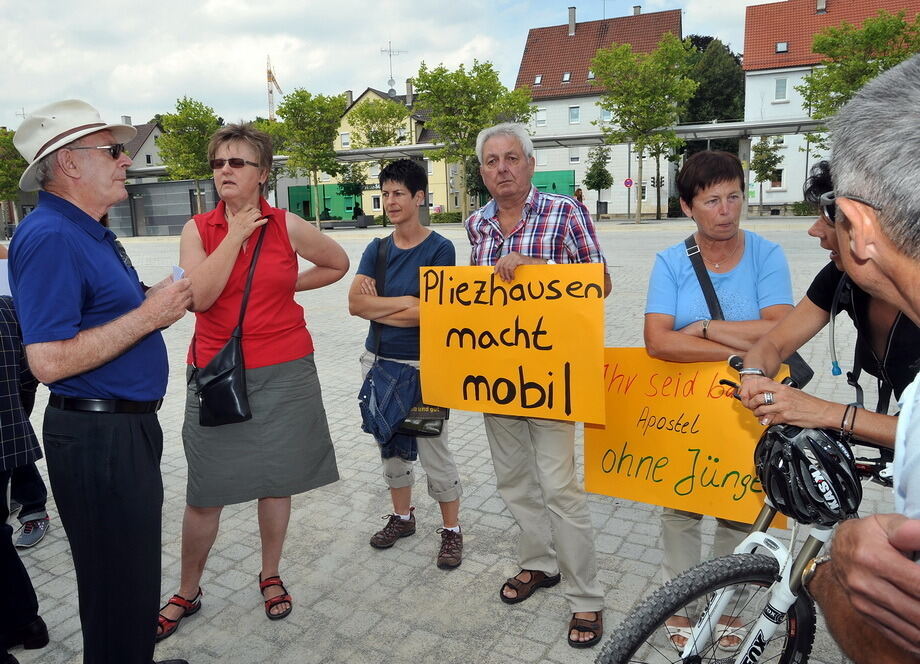 Demonstration für Pfarrer Archille Mutombo