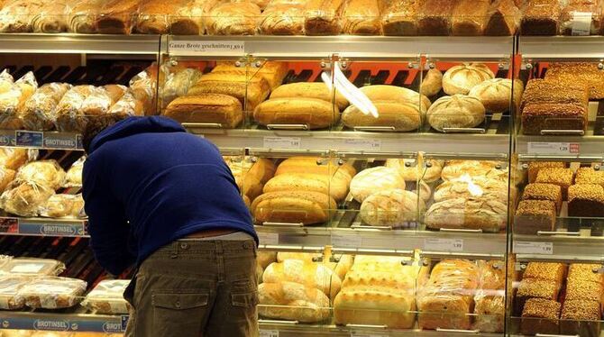 Die Deutschen müssen sich nach Branchenangaben auf höhere Brotpreise einstellen. Foto: Julian Stratenschulte