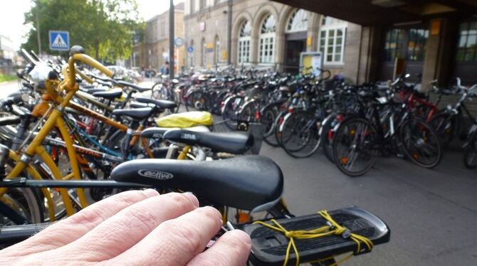 Langfinger schlagen besonders an größeren Fahrradabstellplätzen zu wie etwa am Tübinger Hauptbahnhof.