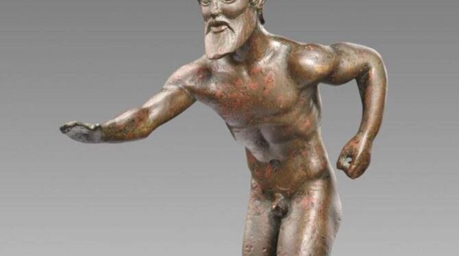 Garantiert olympiareif: Die kleine 2.500 Jahre alte Bronze-Figur. FOTO: Zachmann/Uni