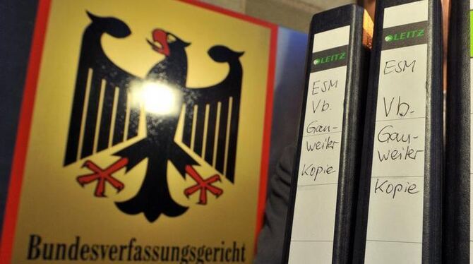 Das Urteil des Bundesverfassungsgerichts zum EU-Fiskalpakt und Euro-Rettungsschirm ESM wird mit Spannung erwartet. Foto: Uli