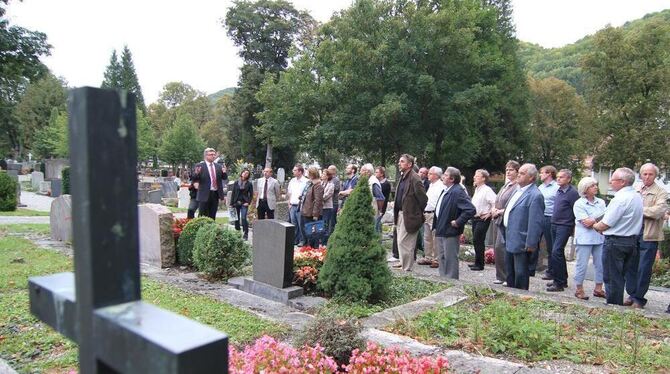 Im unteren, alten Teil des Uracher Friedhofs könnte ein Urnen-Gemeinschaftsgrabfeld entstehen. Hier wurden mehrere Doppelgräber