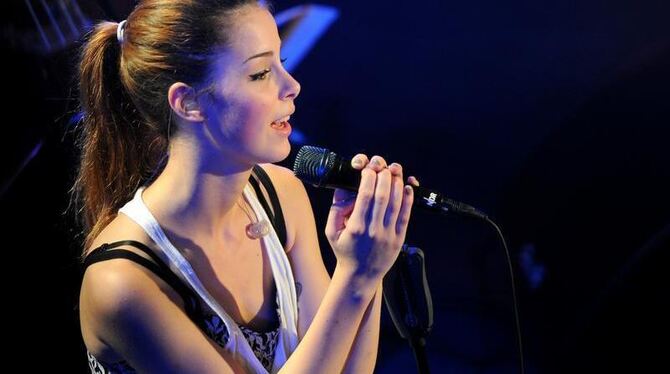 Lena Meyer-Landrut singt auf der Reeperbahn. Foto: Daniel Reinhardt