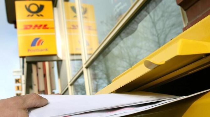 Die Deutsche Post will zum ersten Mal seit 15 Jahren das Porto für einen Standardbrief erhöhen, und zwar von derzeit 0,55 Eur