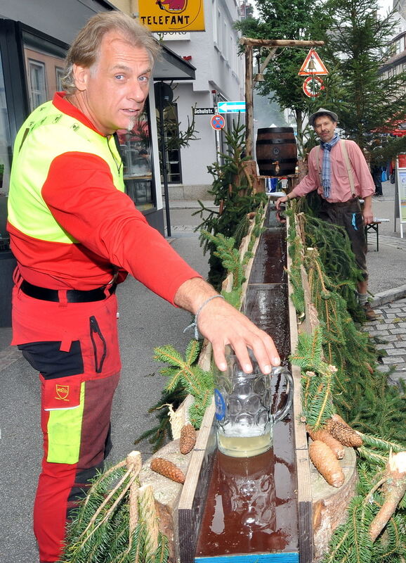 Metzgerstraßenfest und Dirndl-Königinnen-Krönung September 2012