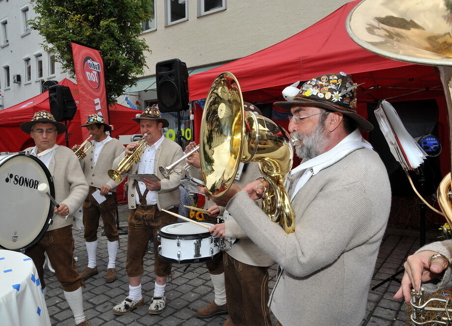 Metzgerstraßenfest und Dirndl-Königinnen-Krönung September 2012