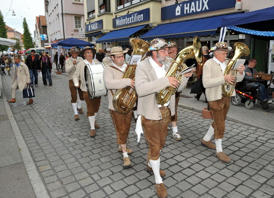 Metzgerstraßenfest und Dirndl-Königinnen-Krönung September 2012