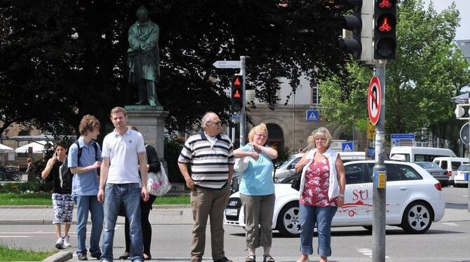 Gar nicht romantisch: eine der vielen Reutlinger Mittelinseln.  GEA-FOTO: PACHER