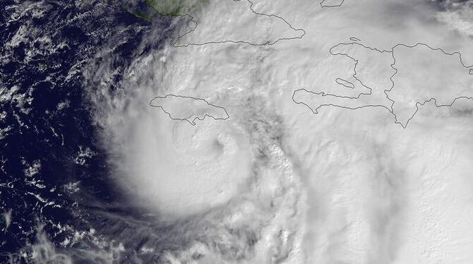 »Sandy« ist jetzt zu einem Hurrikan angewachsen. Foto: National Oceanic and Atmospheric Administration (NOAA)