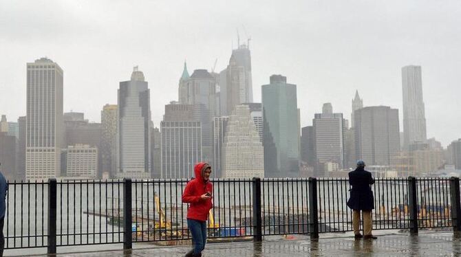 Die Vorboten des Hurrikans sind in New York bereits zu spüren. Foto: Justin Lane