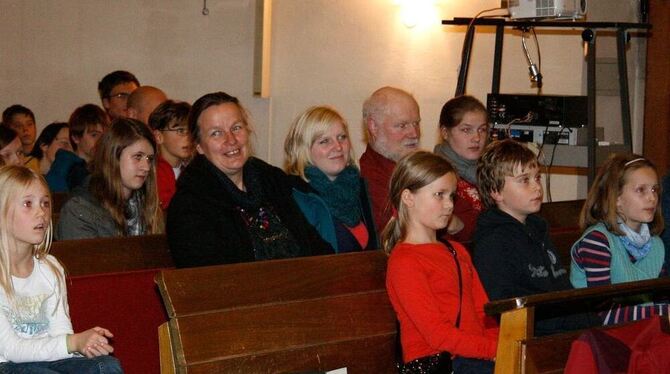 Ganz gefesselt verfolgten Kinder und Erwachsene das Reformations-Spiel des Arbeitskreises Gottesdienste der Martinskirche. FOTO: