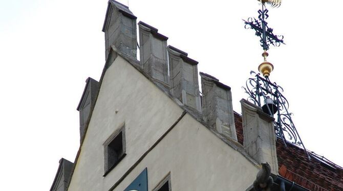 In seiner Standfestigkeit zwar nicht bedroht, aber dennoch sanierungsbedürftig: der Kirchturm der Ofterdinger Mauritiuskirche.