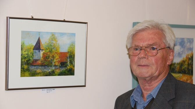 Horst Reuther mit Blick auf die Würtinger Andreaskirche. 	GEA-FOTO: JSG