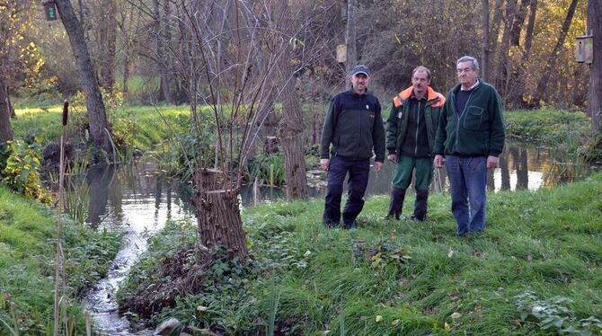 Die Mitglieder und Naturschutzwarte der Fischergemeinschaft Oferdingen - Ewald Rilling, Robert Hoffmann und Martin Komenda (von