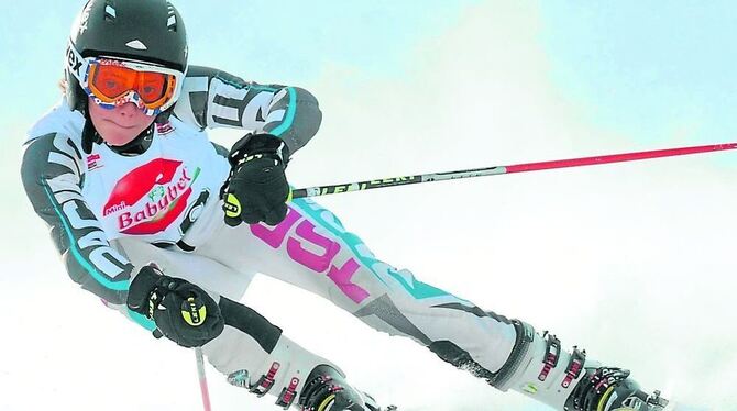 Das alpine Skifahrtalent Julie Koch von der TSG Reutlingen rast schon auf höherer Ebene zu Erfolgen.  FOTO: PR