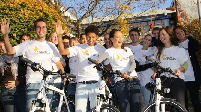 »Ride your Bike«: Start der Enactus-Radler auf dem Campus.