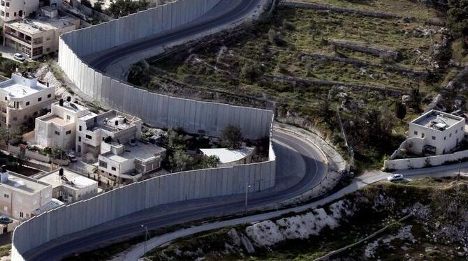 Ein Teil der Mauer zwischen Israel und den Palästinensischen Autonomiegebieten, aufgenommen bei Jerusalem. Foto: Abir Sultan/