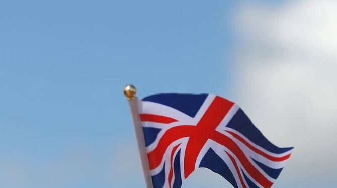 Stein des Anstoßes: Die britische Flagge. Foto: Christian Charisius/ Symbol