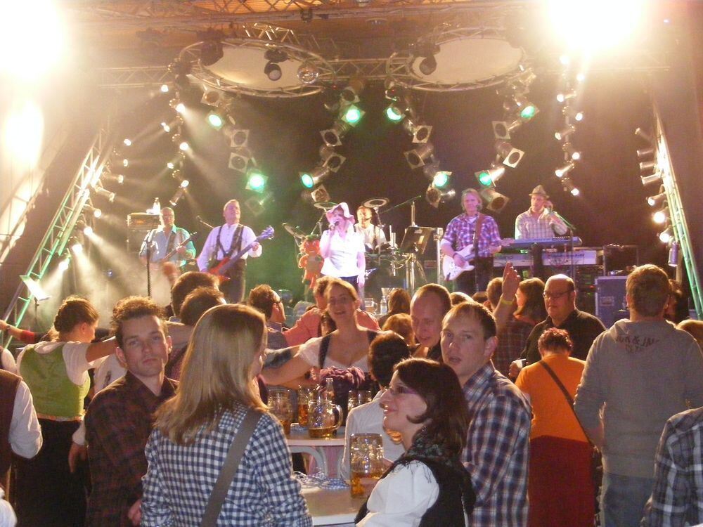 Lederhosen und Dirndlnacht Grafenberg 2012