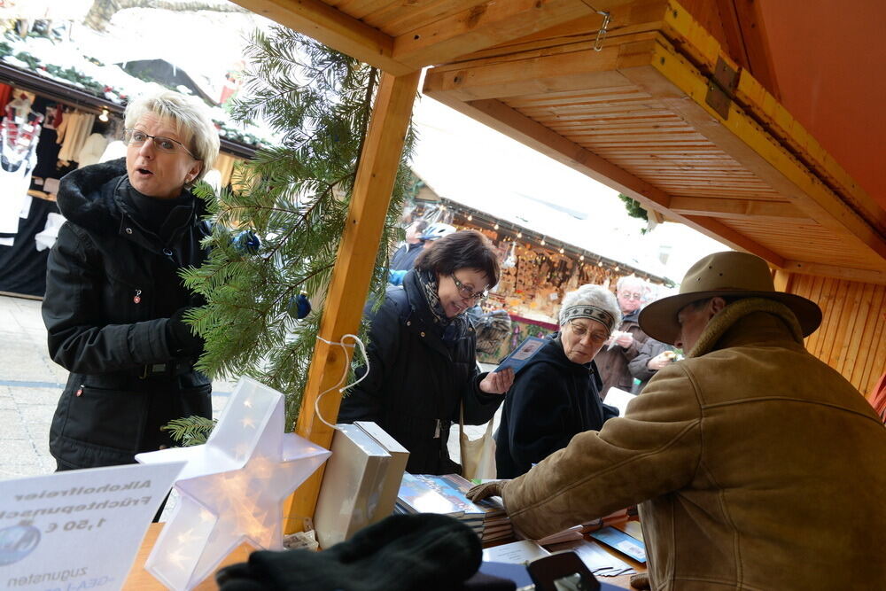 GEA Leser helfen Weihnachtsmarkt Gerhard Raff Gunter Haug 2012