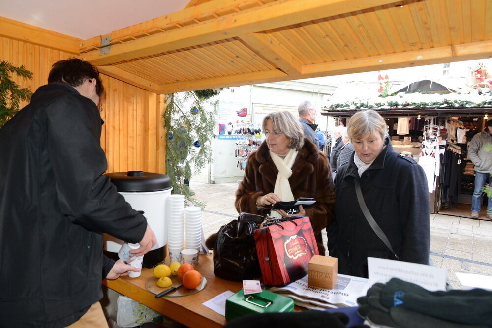 GEA Leser helfen Weihnachtsmarkt Gerhard Raff Gunter Haug 2012