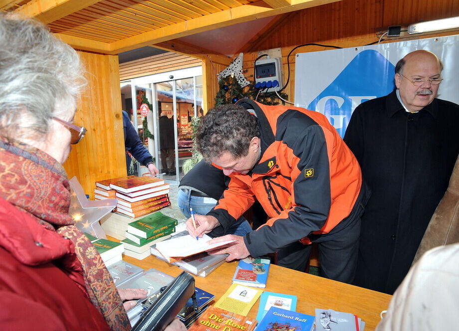 GEA Leser helfen Weihnachtsmarkt Gerhard Raff Gunter Haug 2012