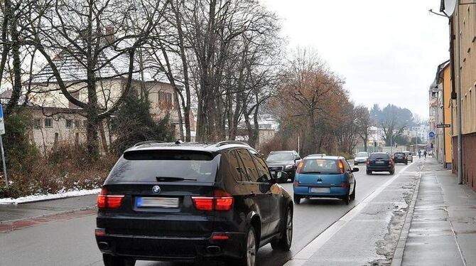 Auf der Tübinger Straße soll künftig in Abschnitten Tempo 30 gelten. Gleiches gilt für die Ortsdurchfahrt von Rommelsbach. FOTO: NIETHAMMER