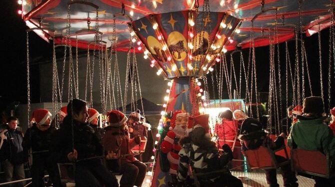 Der Mann mit der roten Kutte und dem weißen Bart ist nicht genug: Beim Weihnachtsmarkt in Hülben gibt es auch ein wunderschönes