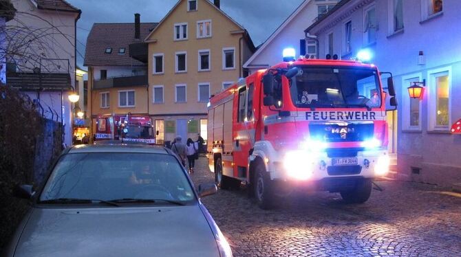 Die Feuerwehr war bei der Müller-Galerie mit vier Fahrzeugen vorgefahren.